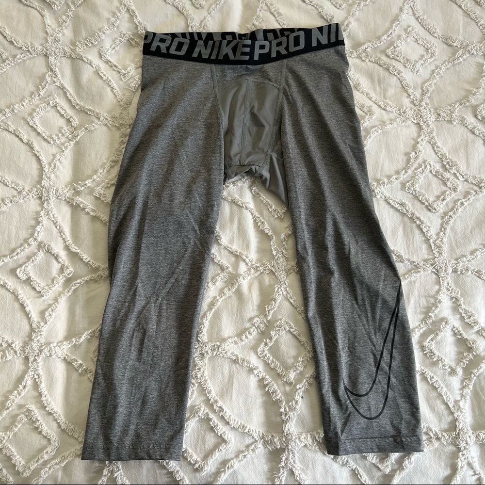 Nike Pro 3/4 Length Compression Leggings Youth XL